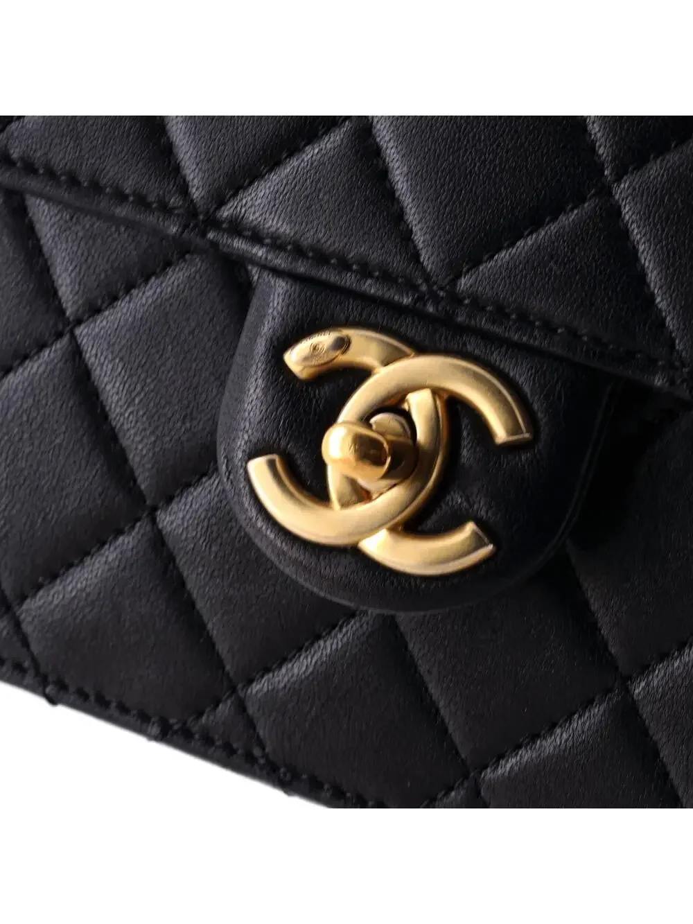 Chanel Chic Pearls Flap Bag Quilted #277170C29B